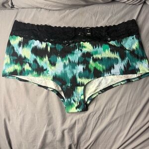 Torrid Boyshort size 3